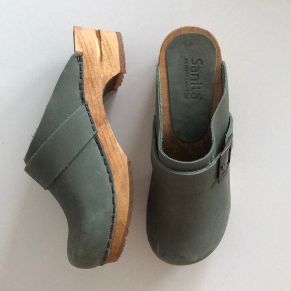 sanita green clogs